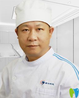 武漢清華陽(yáng)光口腔院長(zhǎng)陳清華介紹