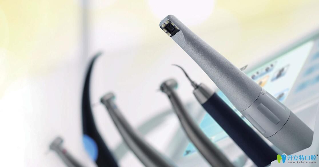 超聲骨刀設(shè)備帶有多種手術(shù)刀頭