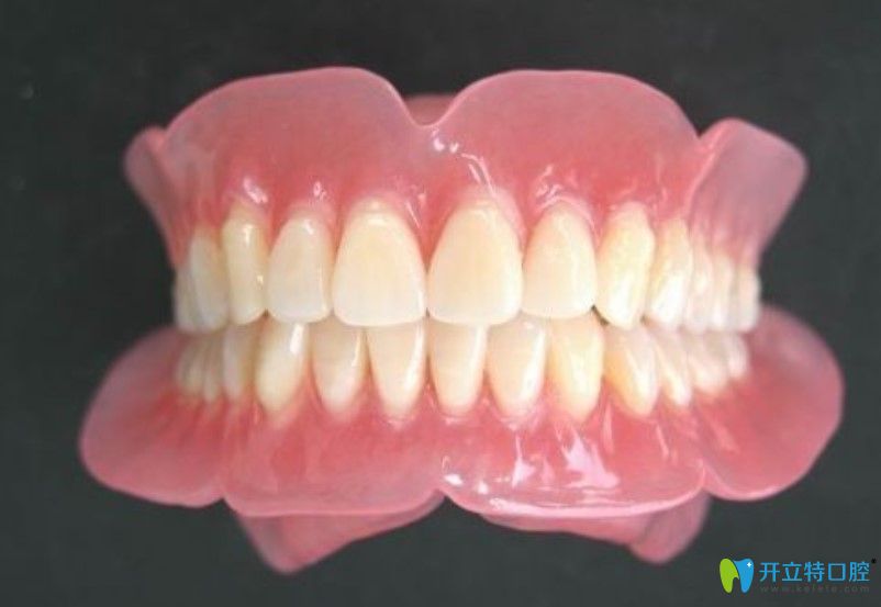 全口活動(dòng)義齒容易掉嗎？來說說我?guī)诨顒?dòng)假牙的感受