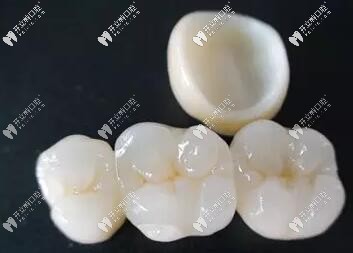 同是全瓷牙,為啥水晶鋯比二氧化鋯價格貴?原來區(qū)別在這里