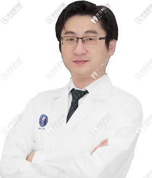 柏樂口腔門診部龐文楚