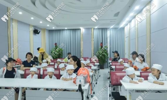 ?？谖⑿谇会t(yī)院小小牙醫(yī)活動現(xiàn)場