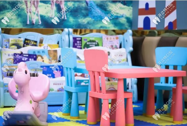 兒童游樂區(qū)