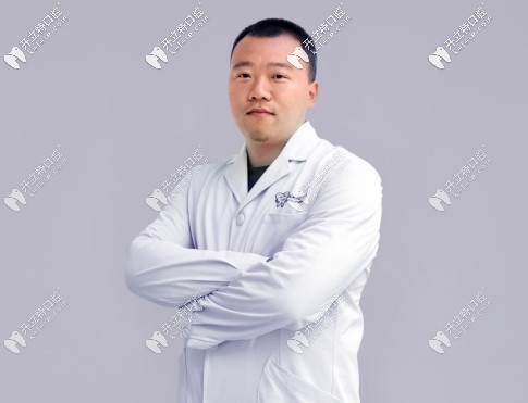 洛陽牙大夫口腔修復(fù)醫(yī)師王龍波