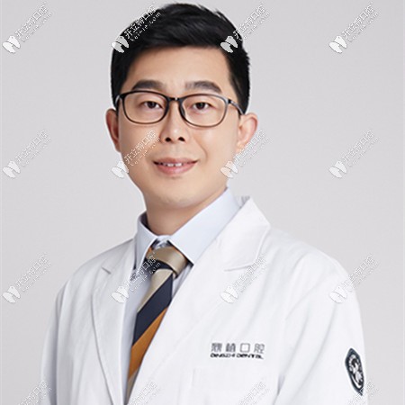 鼎植口腔的馬列醫(yī)生也很帥