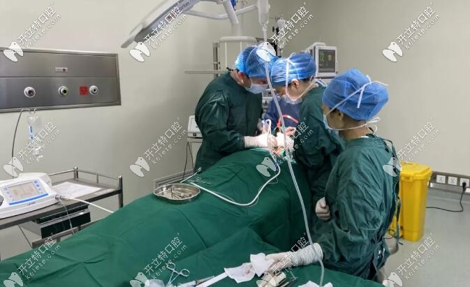 男子面部骨折術(shù)后仍無(wú)法進(jìn)食,頜面外科巧用牽引釘成功修復(fù)