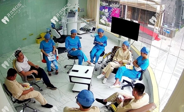 廣州華醫(yī)對于疑難病例會進行多學科會診 廣州華醫(yī)對于疑難病例會進行多學科會診