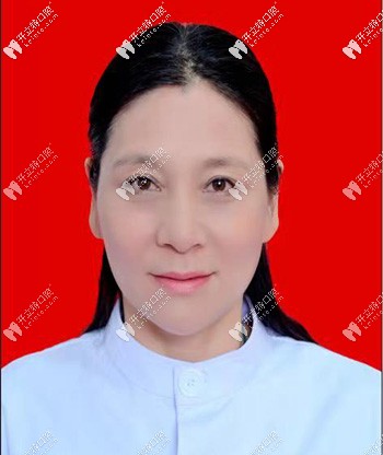 岳陽(yáng)陽(yáng)光種植牙醫(yī)生嚴(yán)謹(jǐn)