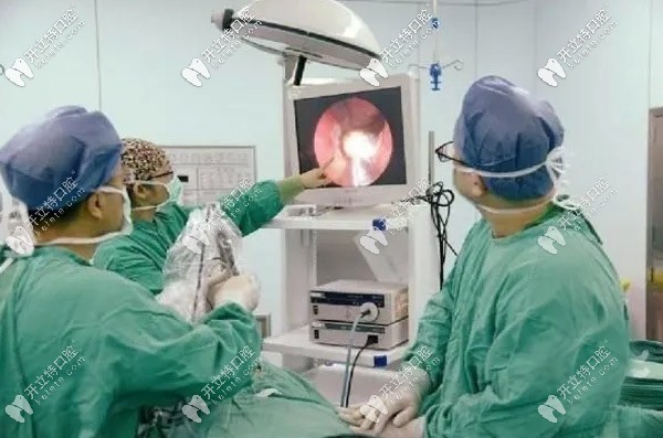 你見過牙齒長鼻子里的圖片嗎,90后小伙告訴你怎么處理