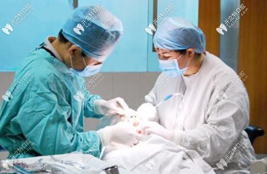 <!--<i data=20240703-sp></i>-->陽(yáng)醫(yī)生在做手術(shù)