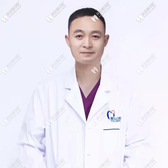杭州雅樂口腔范景戰(zhàn)醫(yī)生