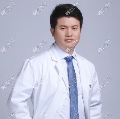 瑞泰口腔正畸總監(jiān)邱小文