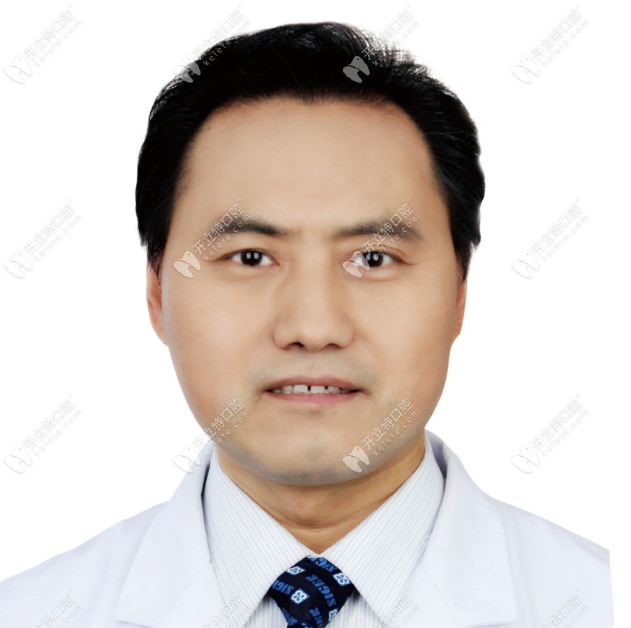 科爾口腔種植學(xué)科帶頭人鞏新科院長